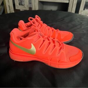 Nike Vapor 9.5 Tour athletic shoes